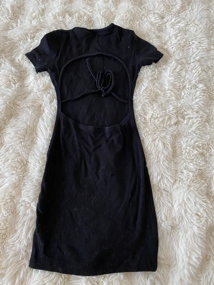 Jolie petite robe noire dos ouvert Jennyfer taille XS - photo numéro 4