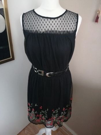 Robe en dentelle T38