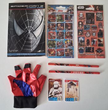 Lot d'articles Marvel et Star Wars