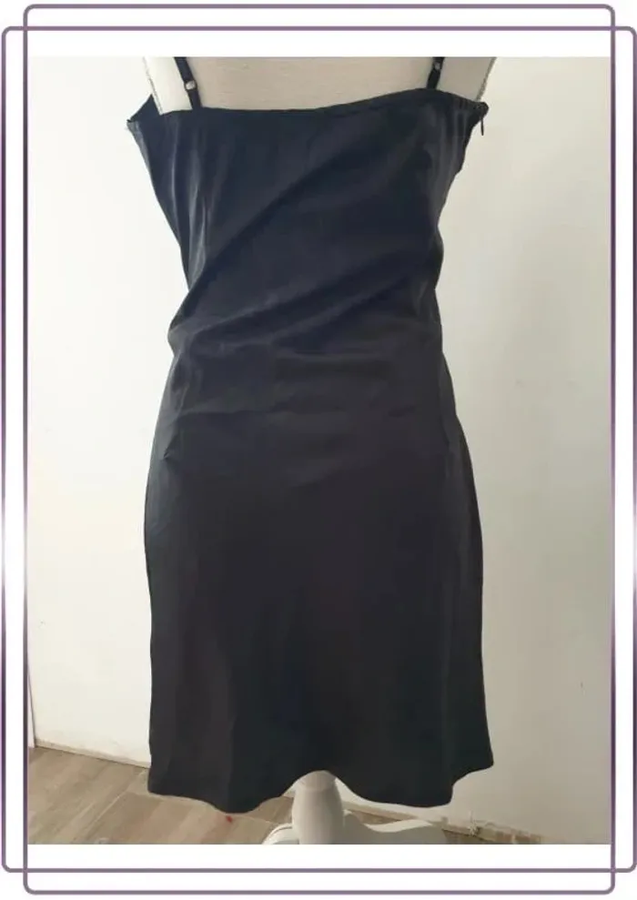 Robe noire shein taille M, très bon état, - photo numéro 4