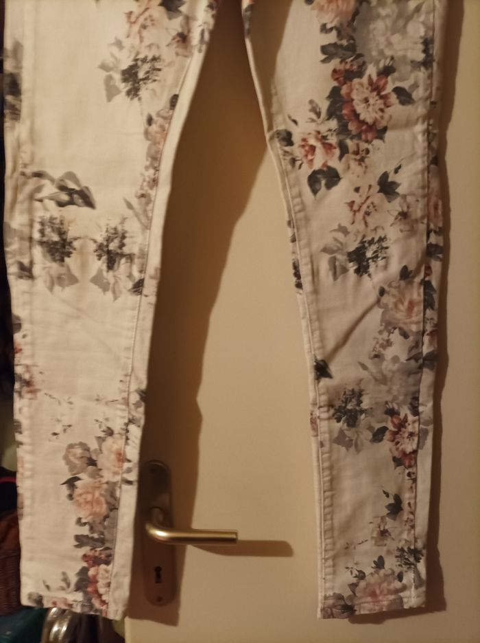 Pantalon femme a fleur - photo numéro 2
