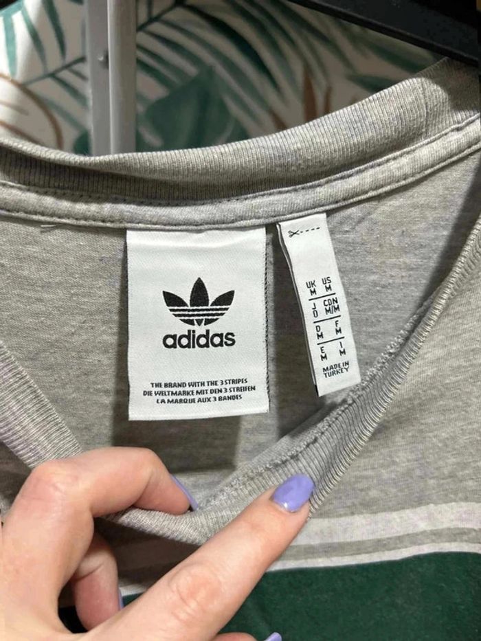 T shirt Adidas gris et vert - photo numéro 2