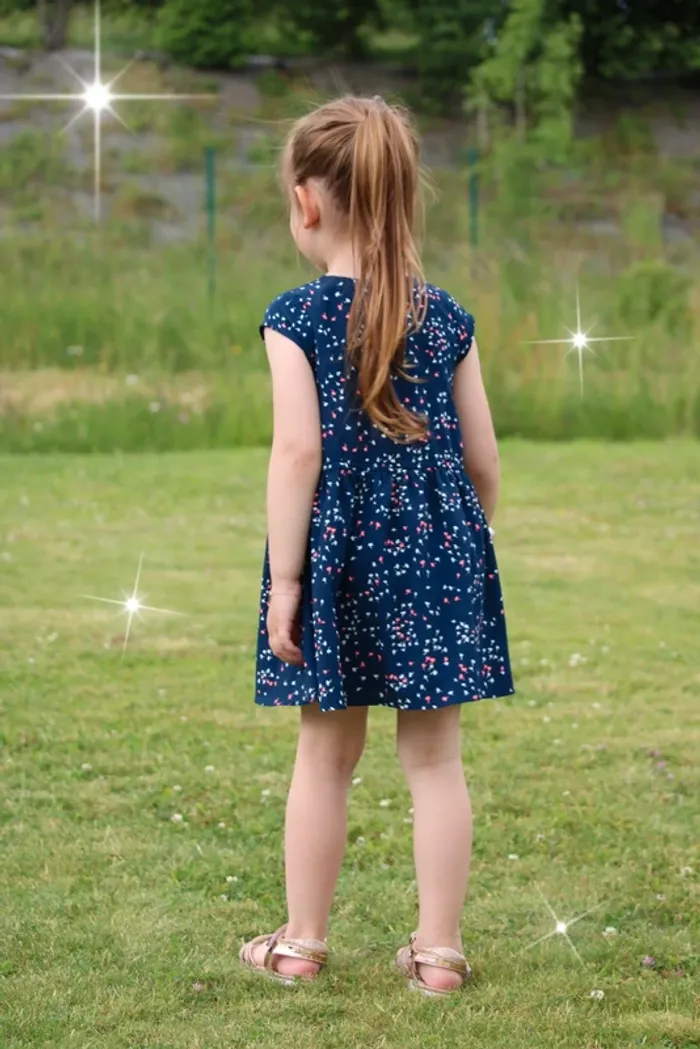 Magnifique robe très légère taille 4 ans - photo numéro 4