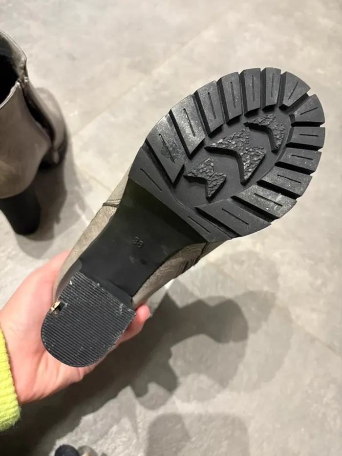 Bottes/bottines  talon noir/gris taille 38 Libra Pop nouvelle - photo numéro 7