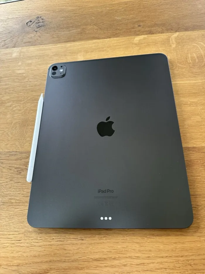 Apple iPad Pro 13 Pouces M4 Wi-Fi 256 Go 2024 + Apple Pencil USB-C en parfait état - photo numéro 3