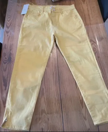 Jean neuf jaune pastel T44