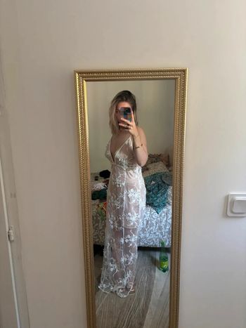 Robe de soirée en dentelle blanche