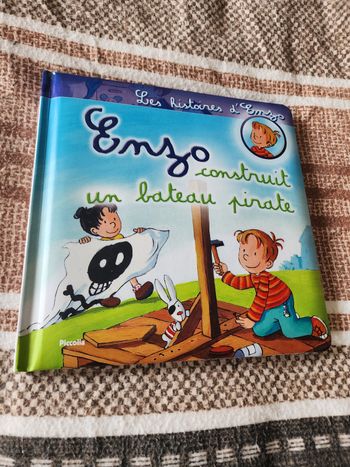 Livre enzo construit un bateau pirate 