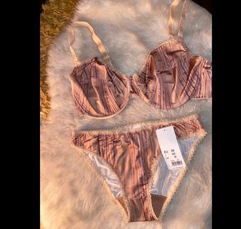Ensemble soutien-gorge et slip neuf