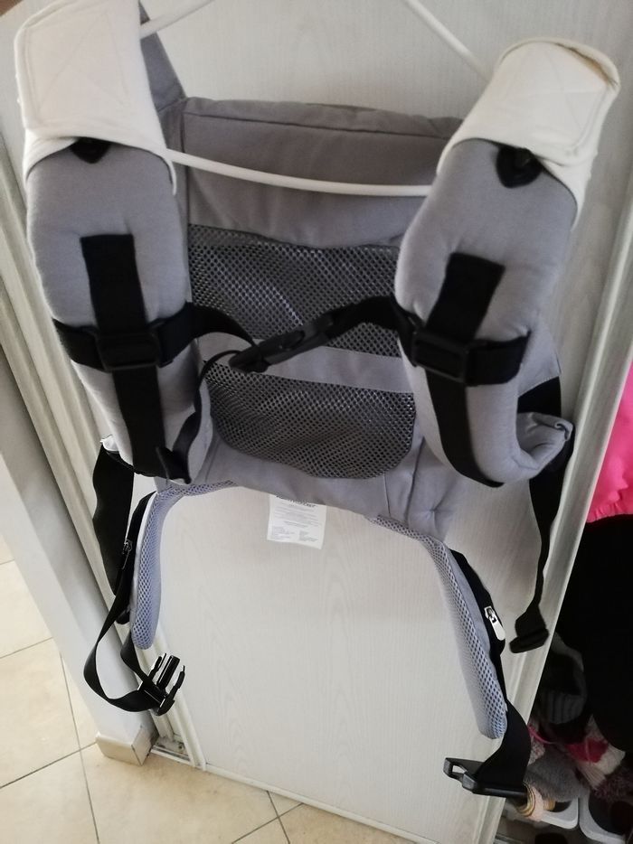 Porte bébé ergonomique - photo numéro 2