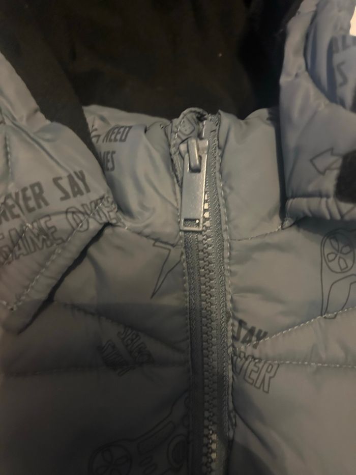 Manteau Hiver chaud TRÈS BON ÉTAT garçon taille 6 ans couleur gris - photo numéro 4