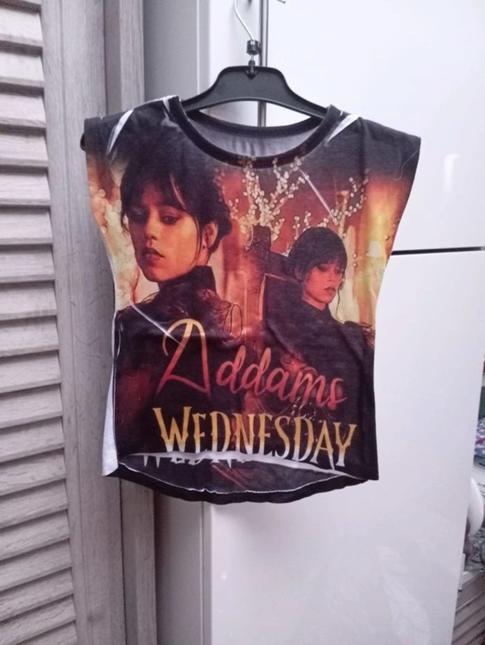 Tee-shirt sans manche "Mercredi Addams" 4 ans