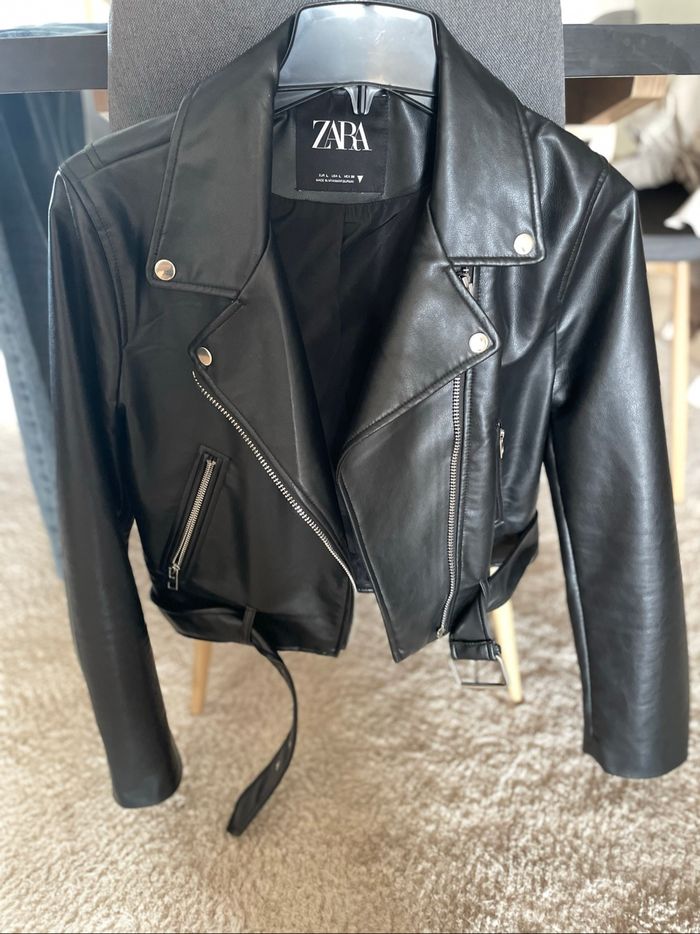 Veste en cuir Zara femme – Taille L – Neuve sans étiquette - photo numéro 2