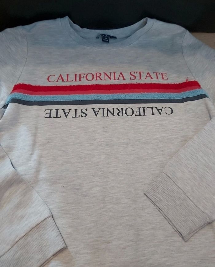 Pull taille 12ans kiabi 146/152cm