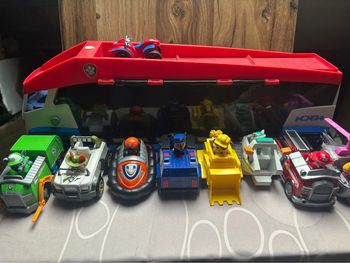 Superbe lot Pat Patrouilleur avec 8 véhicules !