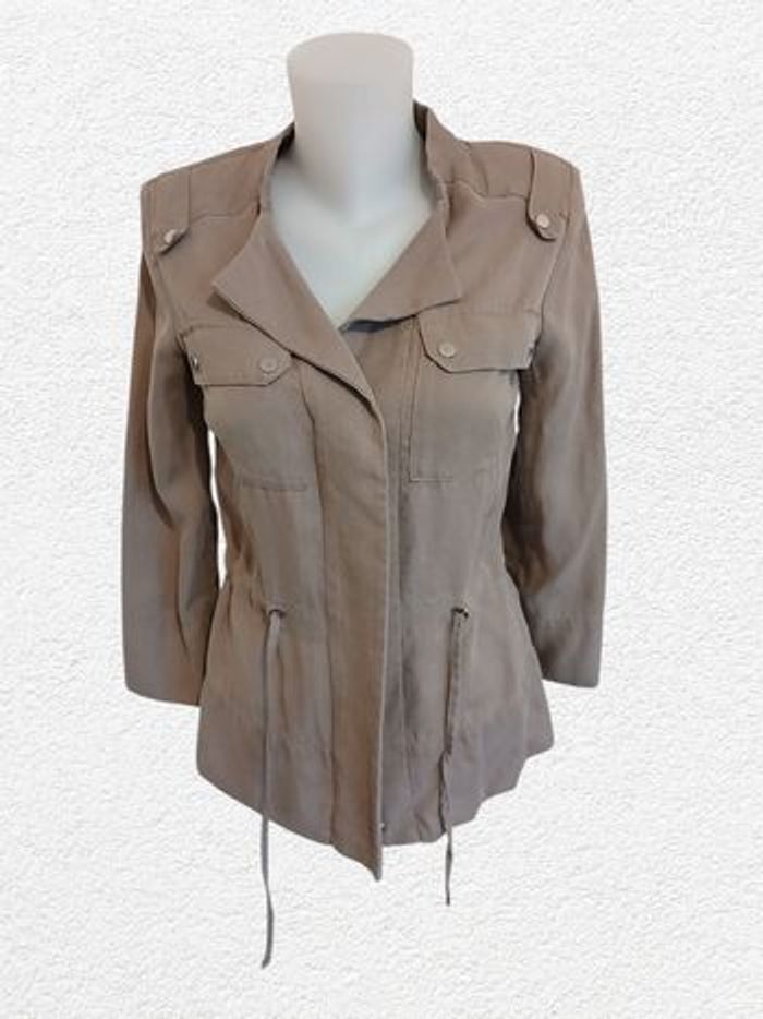 Veste un jour ailleurs taille 0