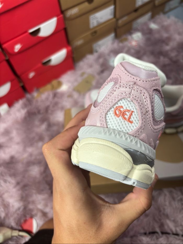 Asics gel NYC pink cream neuve taille 42 - photo numéro 3