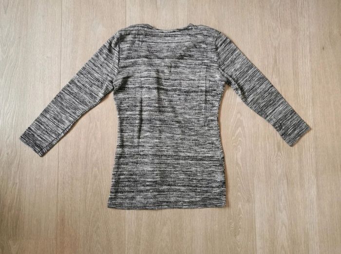 Pull fantaisie aspect brillant T1 - photo numéro 2