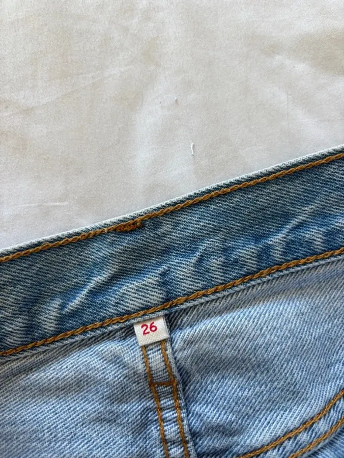 Jupe en jean Levi's premium coton bleu clair destroy court mini W26 S/36 taille haute - photo numéro 6