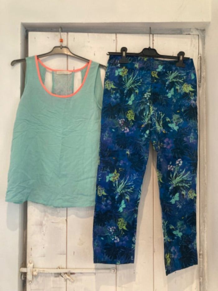 Look d’ensemble pantalon tropical + tee shirt