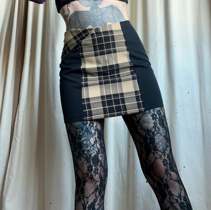 Minijupe tartan punk vintage made in France 🇫🇷 90s - Taille S - photo numéro 2