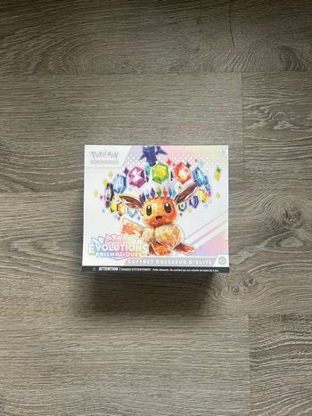 Pokémon Etb évolution prismatique ev8.5