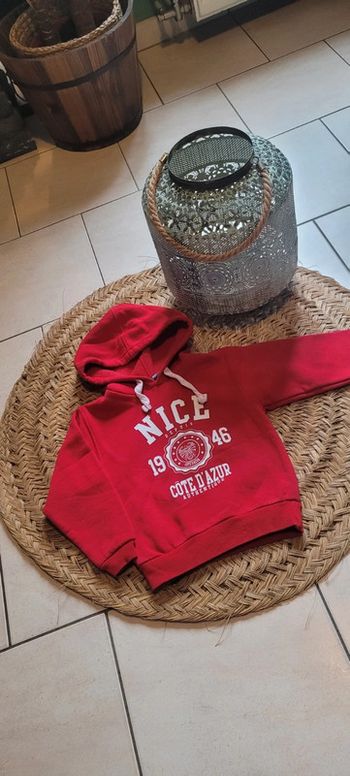 Joli pull Sweat Nice Taille 2 ans