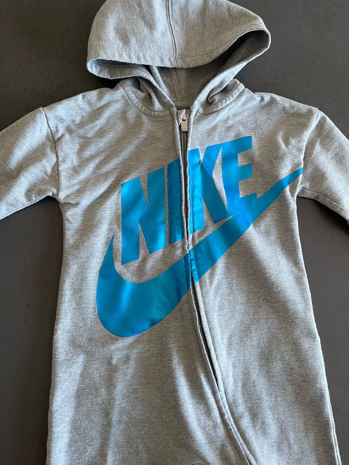 Combinaison Nike 24 mois - photo numéro 2
