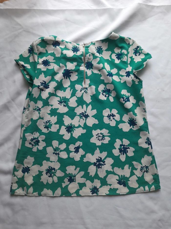 Très belle blouse manches courtes Taille 40 - photo numéro 2