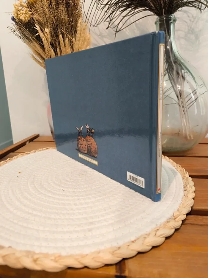 Livre de la petite taupe qui voulait savoir qui lui avait fait sur la tête - photo numéro 4