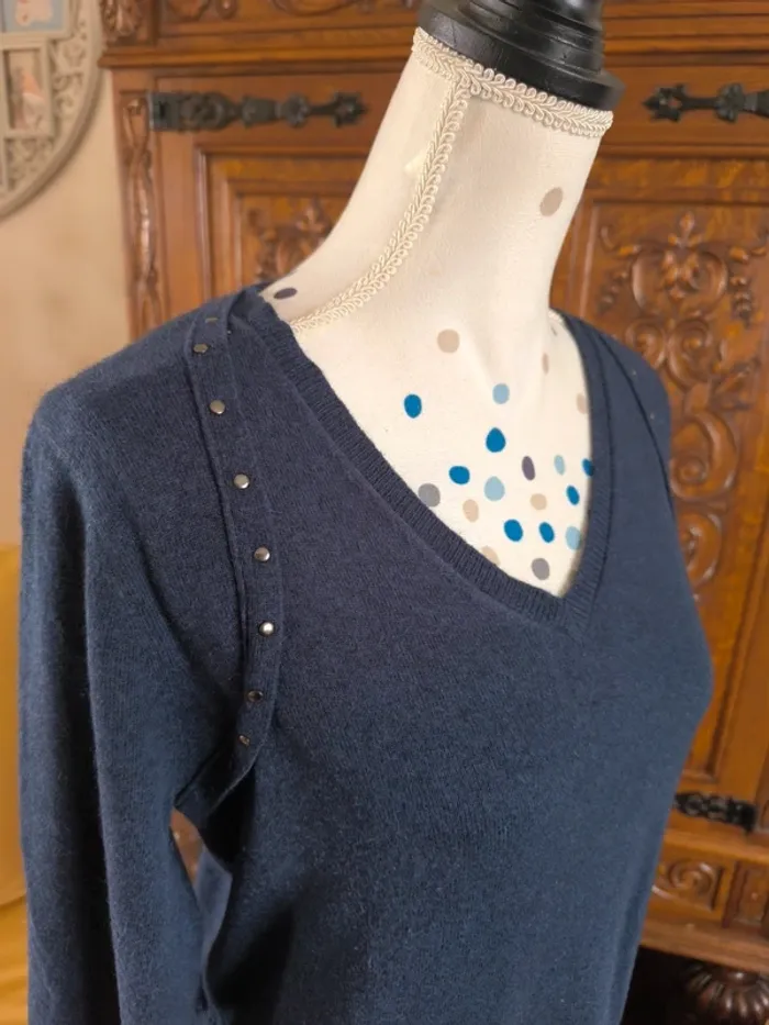 Joli pull léger couleur marine - photo numéro 3