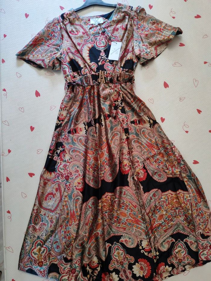 Robe longue neuve taille M - photo numéro 2