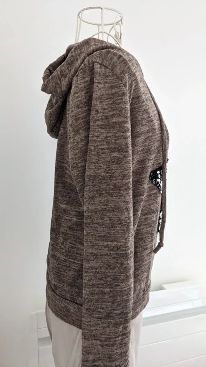 Sweat à capuche avec étoile en sequins 36 - photo numéro 7