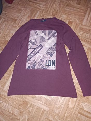 T-shirt manches longues garçon Kiabi taille XS bordeaux en très bon état