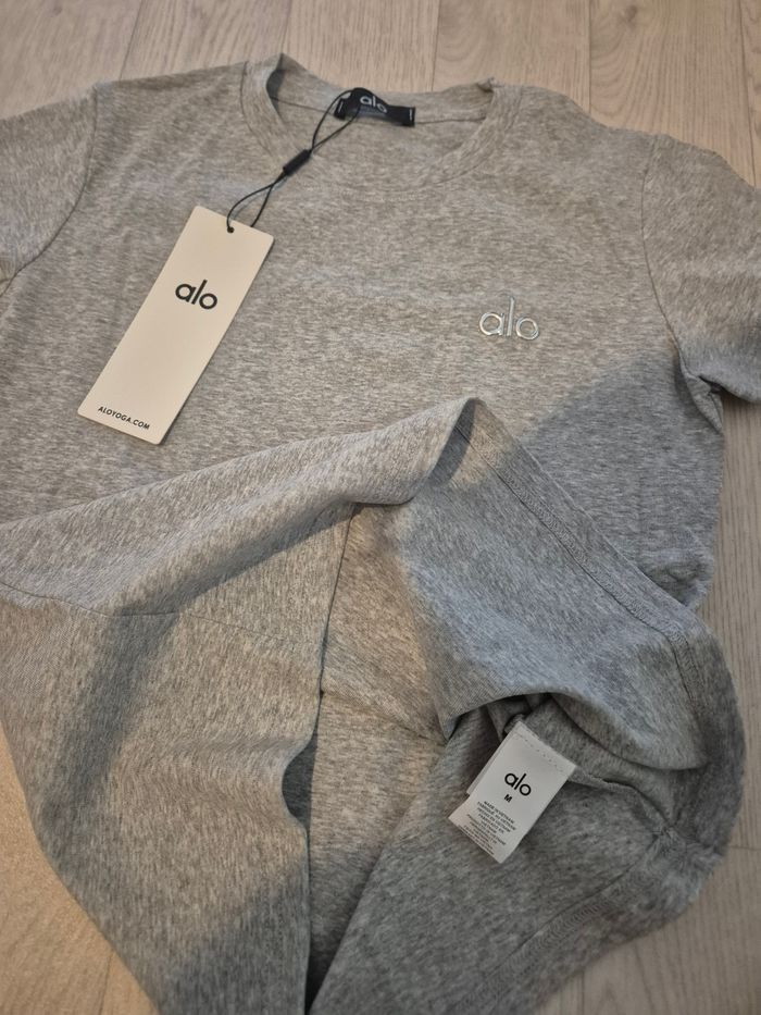 T-shirt Alo yoga - photo numéro 3