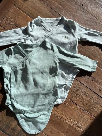 Lot 2 bodies C&A 6 mois