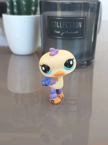 Littlest Pet Shop #1826 butter yellow and purple ostrich