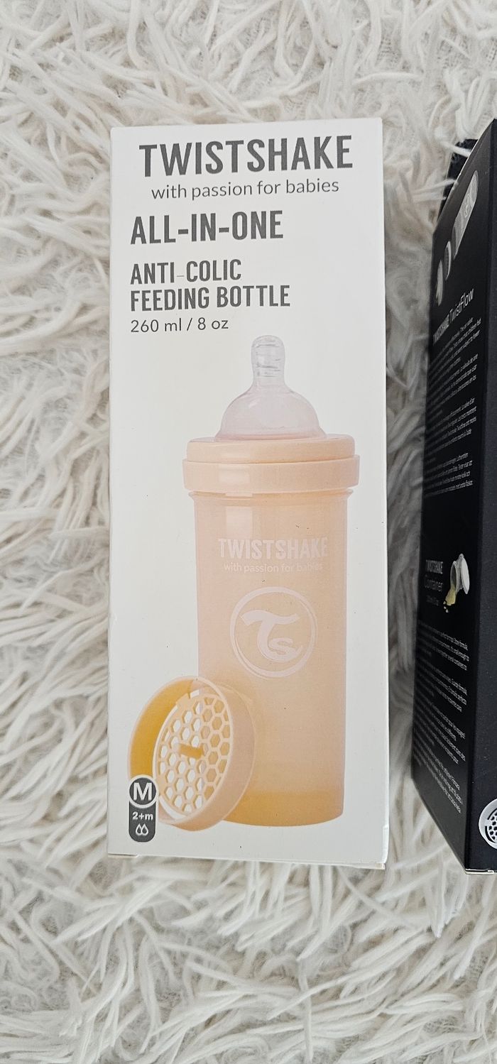 Lot de 2 biberons anticoliques Twistshake neufs - photo numéro 2