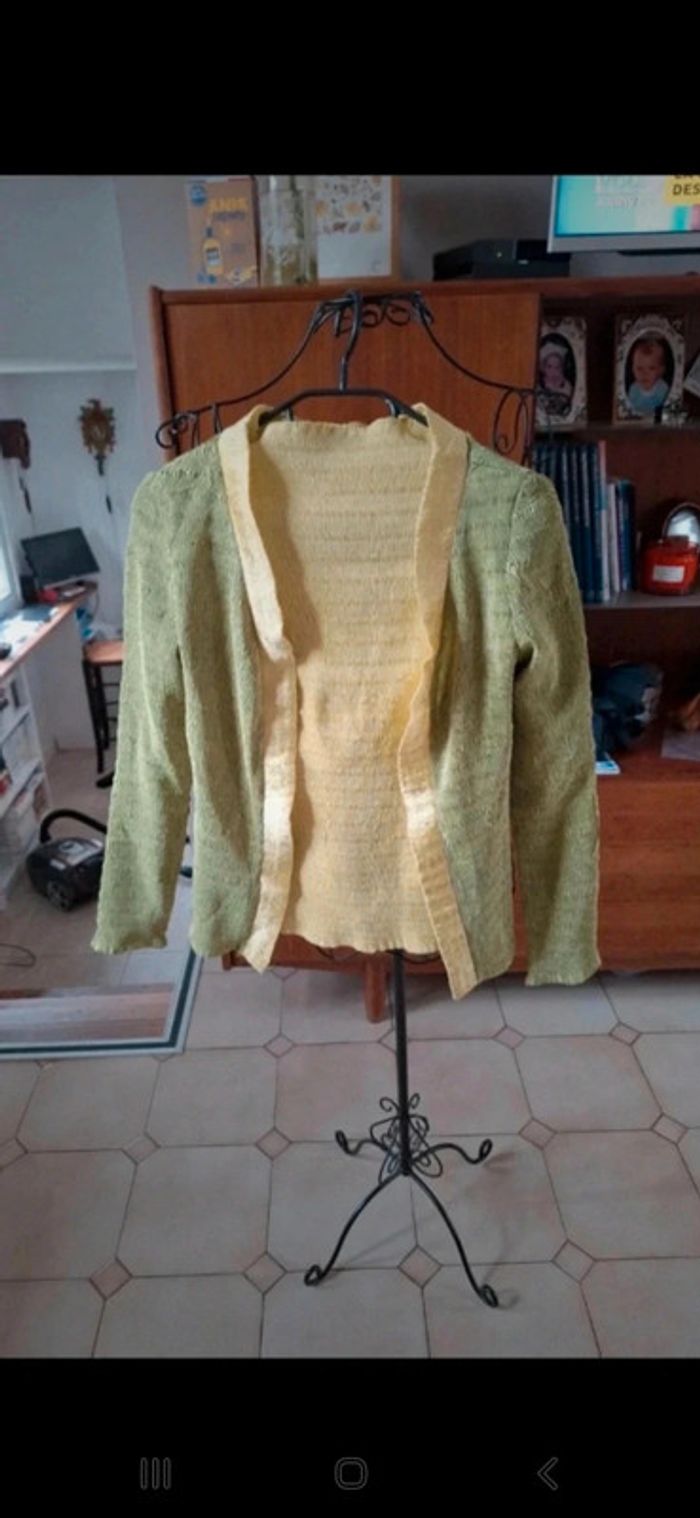 Ensemble veste et t-shirt manches courtes 123 taille M/L đź‘»