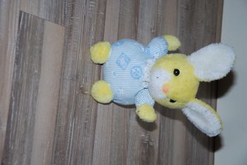 lapin vintage jaune et bleu ajena bateau