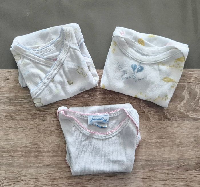 Lot 3 bodies manches courtes - Jacadi / Influx - 6 mois - photo numéro 2