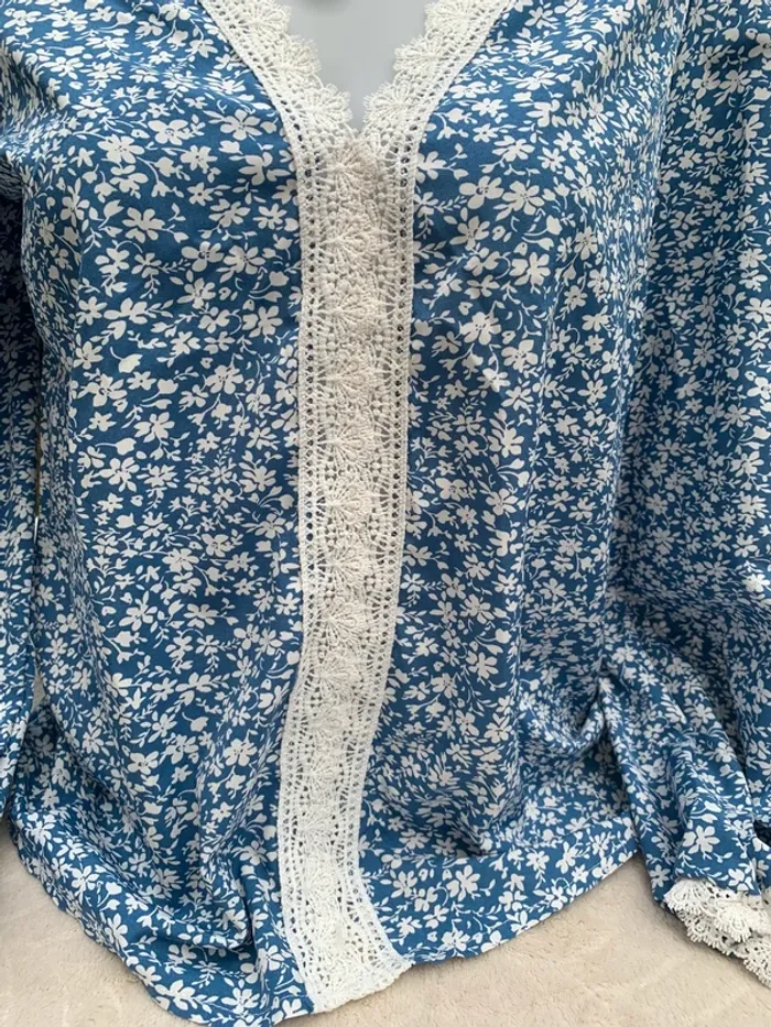 Blouse SHEIN manches longues fleuries taille M - photo numéro 4