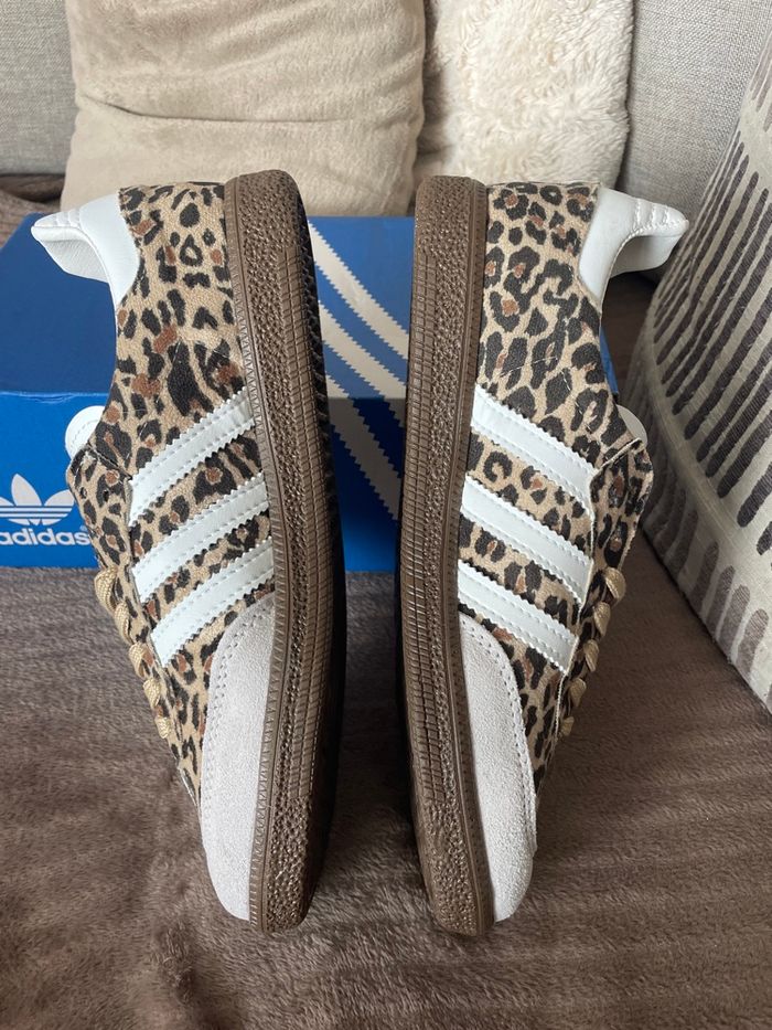 Basket Adidas Leopard, taille 40. - photo numéro 3