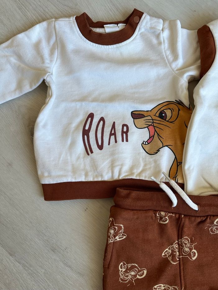 2 pulls + un jogging le roi lion bébé. - photo numéro 2