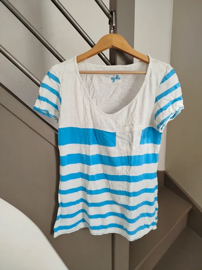 Tee-shirt rayé bleu - photo numéro 2