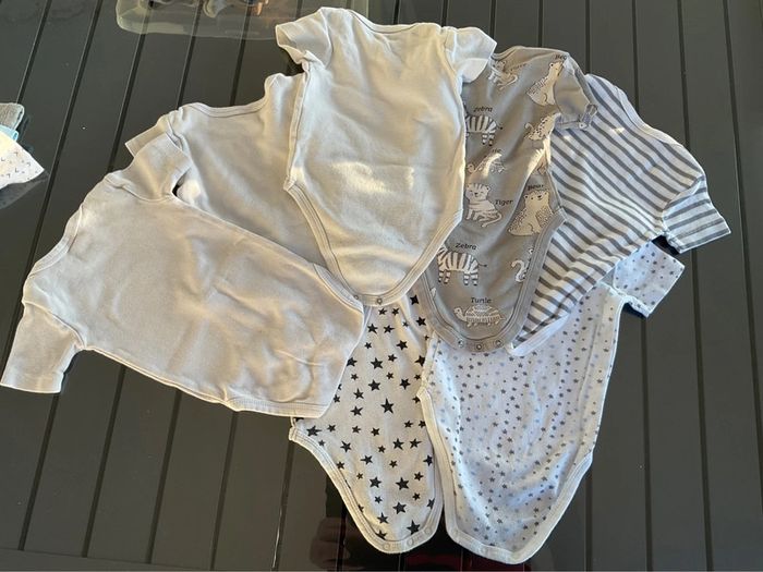 Lot de 13 bodies manches courtes - photo numéro 3