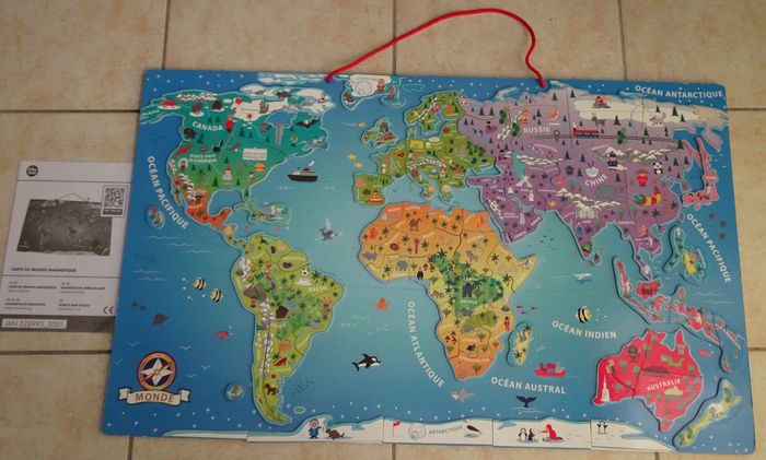 Puzzle Carte du monde magnétique en bois