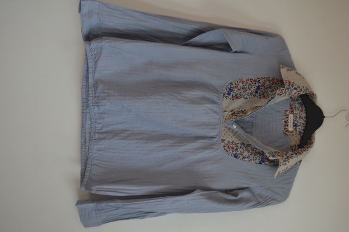 Blouse femme American Outfitters bleu clair col fleuri taille 16