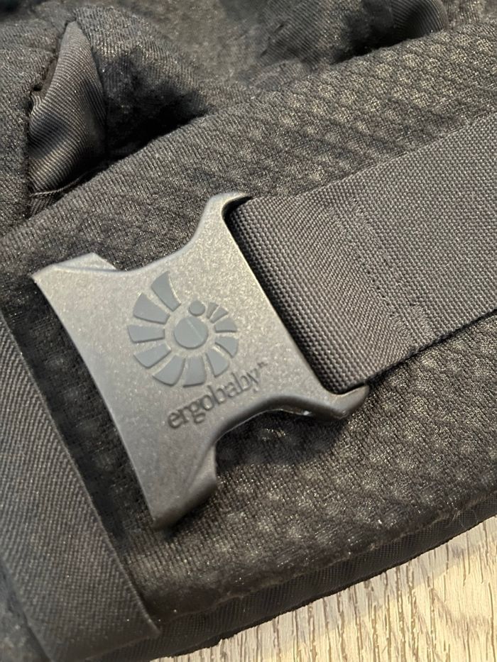 Porte bébé Ergo baby - photo numéro 4