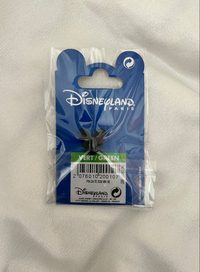 Pin’s Officiel Disneyland Paris Minnie 2020 - photo numéro 2